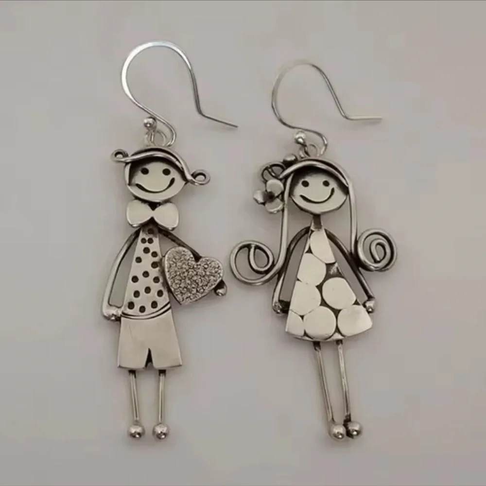 Silver Dangle Earrings – Cute Couple Design
Boy and girl - Picture 5 of 12